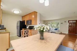 Photo #1: 240003176 Listing 