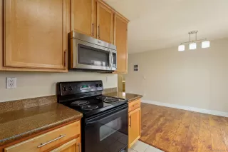 Photo #5: 240003176 Listing 