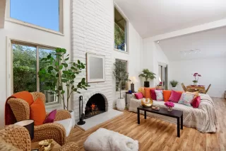 Photo #1: 240003218 Listing