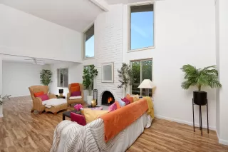 Photo #2: 240003218 Listing