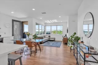 Photo #1: 240003224 Listing