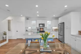 Photo #3: 240003224 Listing