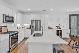 Photo #4: 240003224 Listing