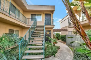 Photo #3: 240003228 Listing