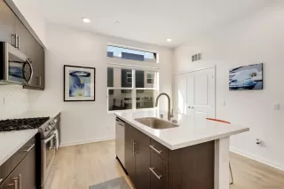 Photo #5: 240003254 Listing