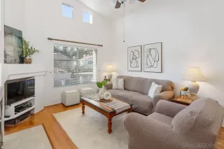 Photo #3: 240003264 Listing