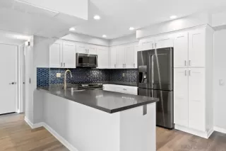 Photo #6: 240003282 Listing