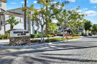Photo #3: 240003320 Listing
