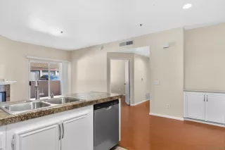 Photo #2: 240003327 Listing