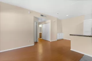 Photo #6: 240003327 Listing