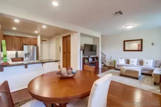 Photo #5: 240003328 Listing