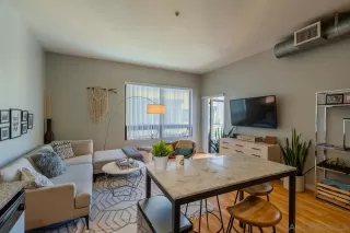 Photo #5: 240003347 Listing