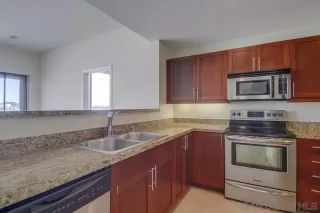 Photo #4: 240003350 Listing 