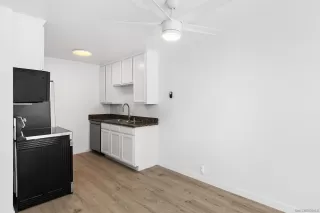 Photo #1: 240003351 Listing 