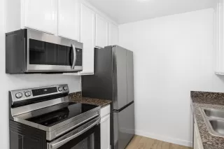 Photo #3: 240003351 Listing 