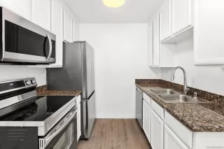 Photo #4: 240003351 Listing 