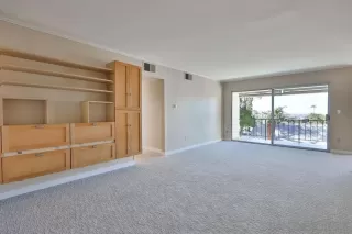 Photo #1: 240003407 Listing 