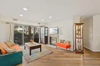 Photo #3: 240003409 Listing