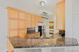 Photo #5: 240003409 Listing