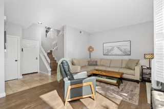 Photo #2: 240003422 Listing 