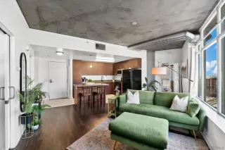 Photo #2: 240003435 Listing