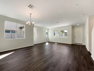Photo #2: 240003461 Listing