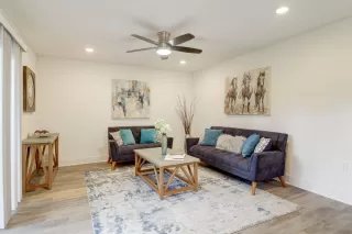 Photo #3: 240003483 Listing 