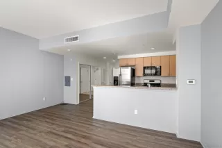 Photo #2: 240003486 Listing