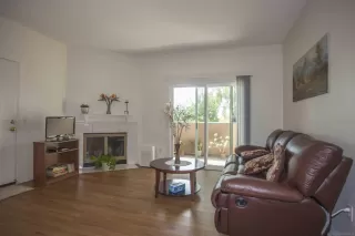 Photo #4: 240003502 Listing