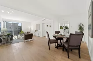 Photo #2: 240003520 Listing