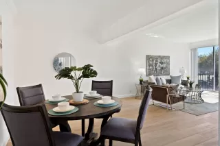 Photo #5: 240003520 Listing