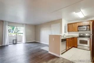 Photo #2: 240003521 Listing 