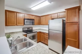 Photo #3: 240003521 Listing 