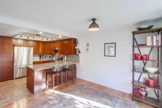 Photo #4: 240003530 Listing