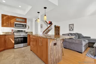Photo #5: 240003545 Listing