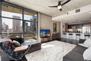 Photo #2: 240003558 Listing