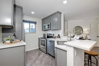 Photo #6: 240003559 Listing 