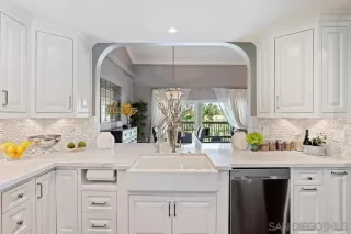 Photo #4: 240003588 Listing