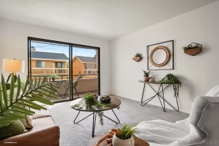 Photo #3: 240003603 Listing