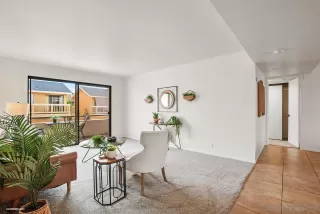 Photo #4: 240003603 Listing