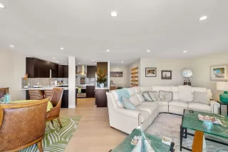 Photo #6: 240003652 Listing