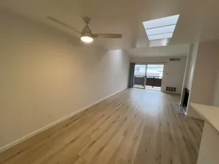 Photo #2: 240003680 Listing