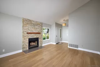 Photo #2: 240003734 Listing