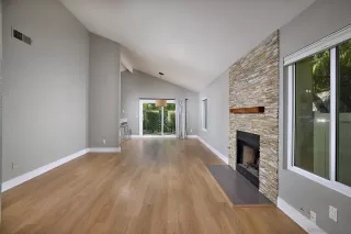 Photo #5: 240003734 Listing