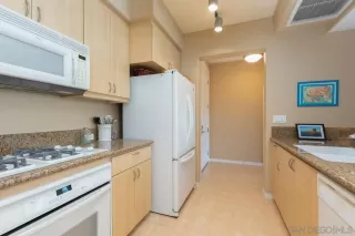 Photo #5: 240003802 Listing