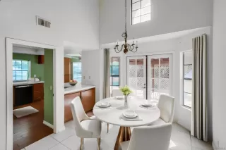 Photo #3: 240003835 Listing