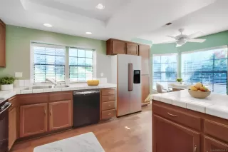 Photo #4: 240003835 Listing