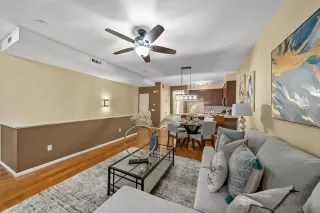 Photo #4: 240003843 Listing