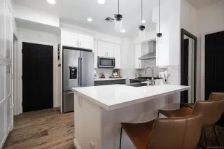 Photo #5: 240003851 Listing 