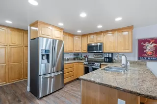 Photo #2: 240003861 Listing